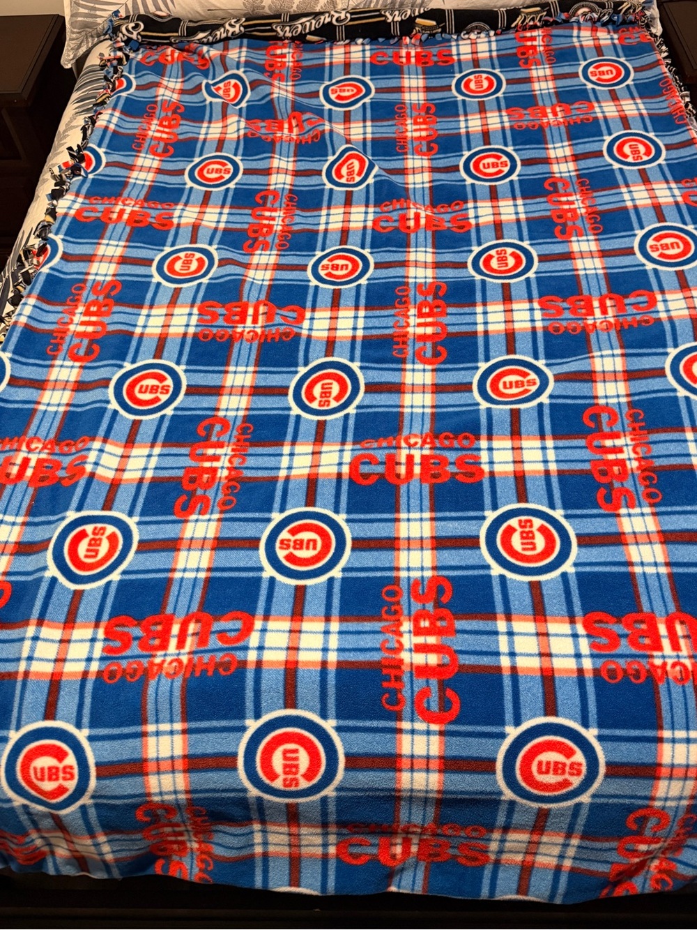 NWOT Reversible Chicago Cubs & Milwaukee Brewers Fleece Blanket - 53” x 85”